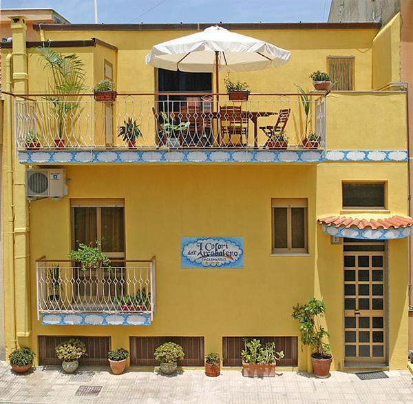 I Colori Dell'Arcobaleno Acomodação com café da manhã Santo Stefano di Camastra Exterior foto